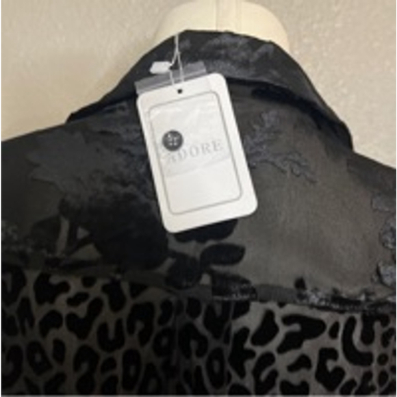 Nwt women’s medium velour blouse by Adore - Picture 5 of 7